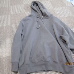 GUのパーカー3枚です。Mの画像