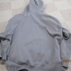 GUのパーカー3枚です。Mの画像