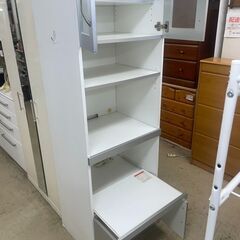 リサイクルショップどりーむ荒田店　No5266 食器棚　キッチンボード　縦長　スリムタイプ　コンセント付き♪　の画像
