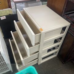 リサイクルショップどりーむ荒田店　No5246 ４段収納　プラスチック　衣類収納　軽量コンパクトで邪魔にならない♪の画像