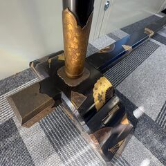 衣桁 帯掛 漆塗 黒塗 金蒔絵 時代物 木製 端金金具 上部横幅187cm×高163cm 呉服 着物 和服 家具 店舗 民具 ディスプレイ 分解可 直接引取可 在庫多数#15225の画像