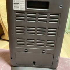 スチーム機能付き電気ストーブの画像