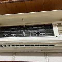 エアコン本体と室外機の画像