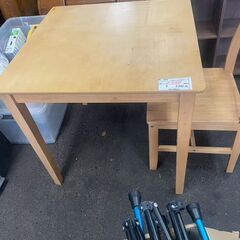 リサイクルショップどりーむ荒田店　No5263 ダイニングテーブル　コンパクト　イス１脚付き　机　デスク　作業台の画像