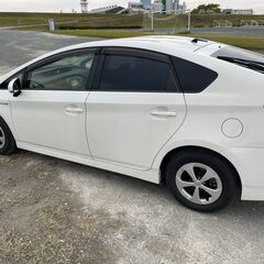 トヨタ　プリウス　Sの画像