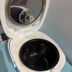 【完売】
Panasonic製IH炊飯ジャー2018年製の画像
