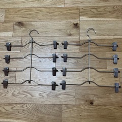 【美品】2本セット 4連ハンガー 《かさばらず、すっきり収納》
の画像