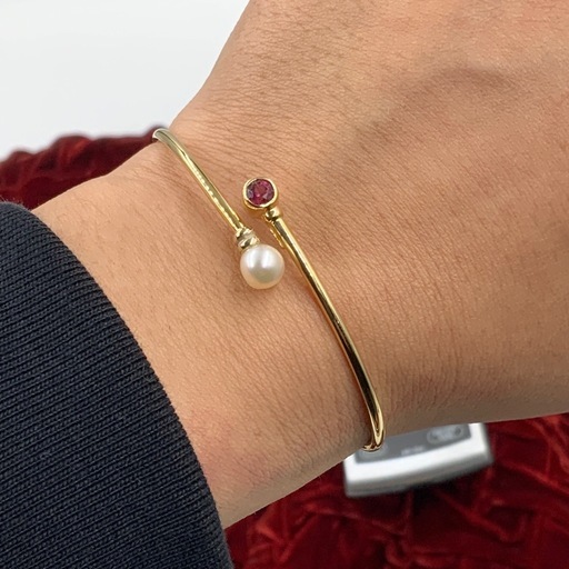 750 イエローゴールド　バングル　5g