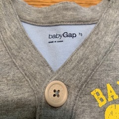baby Gap グレー ボタン付きカーディガン 70の画像
