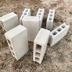 ✨お話し中です✨　コンクリートブロック　セメントブロックの画像