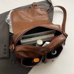 スクエアショルダーバッグの画像