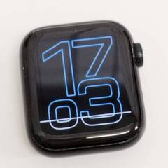 Apple Watch SE 第2世代/GPS/40mm/A2722/ミッドナイト〈NNJT3LL/A〉の画像