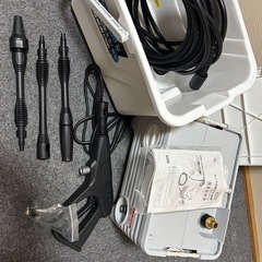 【美品】アイリスオーヤマ 高圧洗浄機 タンク式 温水対応 デッキブラシ未使用の画像
