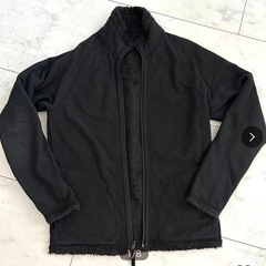 ユニクロ リバーシブル ファーフリース アウターの画像