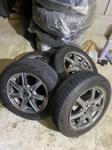 スタッドレス VRX 15インチ 5.5j 4穴　pcd100