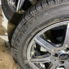 スタッドレス VRX 15インチ 5.5j 4穴　pcd100の画像