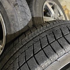 スタッドレス VRX 15インチ 5.5j 4穴　pcd100の画像