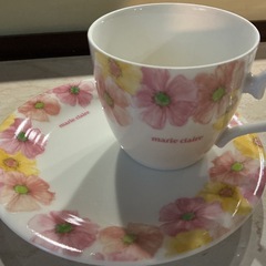 2点セット🌸カップ&ソーサーセット✨marieclaireマリ•クレール花柄🌼食器雑貨和食器コーヒーカップ☕️ピンク•オレンジ•黄色•緑の画像