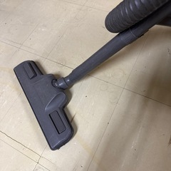 103)【無料　業務用掃除機】の画像