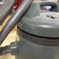 103)【無料　業務用掃除機】の画像