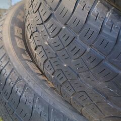 タイヤ売りますの画像