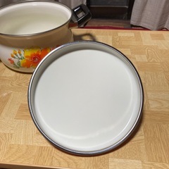 【決まりました】未使用のレトロなホーロー製の両手鍋の画像