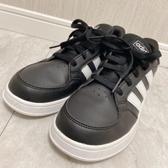 adidas スニーカー　23.5cmの画像