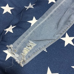 ダメージジーンズの画像