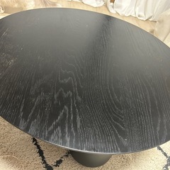 丸テーブルの画像