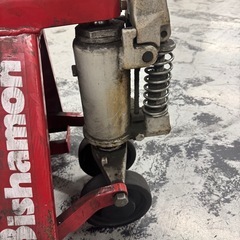 ビシャモン製ハンドリフト　動作は問題無し。画像の通り割れ有り溶接直しの画像