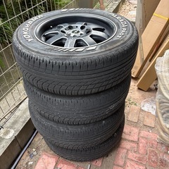 6穴タイヤホイールの画像