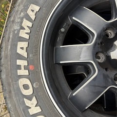 6穴タイヤホイールの画像