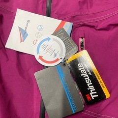 新品 TOBE ワンピース monosuit 中綿あり Sサイズ だけど大きめ スノーモービル スノーバイクの画像