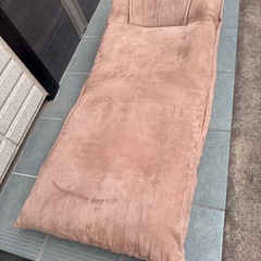 （無料）クッション効いた座椅子の画像