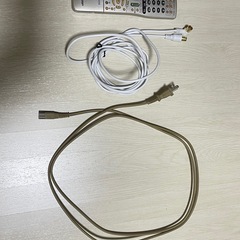 シャープAQUOS32型(2009年製)＋テレビ台の画像