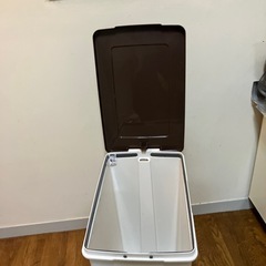 決定］ゴミ箱45L の画像