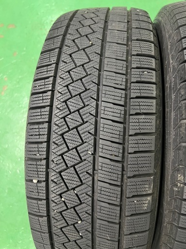 極上品 225/65R17 2022年製造 9分山以上 ピレリ  ICE ZERO 4本