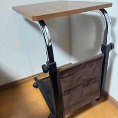 サイドテーブル ベッドテーブル キャスター付きの画像