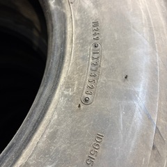 トラック用スタッドレス バリ溝！ 225/80R17.5 123/122L  ダンロップ SP002の画像