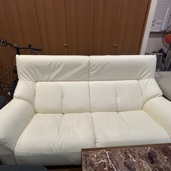 ニトリ　　2〜3人掛けソファの画像