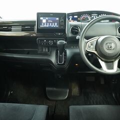 😉自社ローン😉大人気N-BOXのオシャレなレッドカラーが入庫🤩の画像