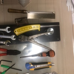 工具 レンチ ドライバー ノコギリ 六角レンチ カッター その他よく分からない物の画像