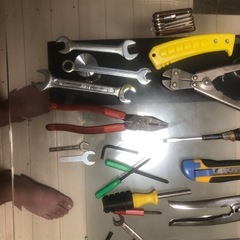 工具 レンチ ドライバー ノコギリ 六角レンチ カッター その他よく分からない物の画像