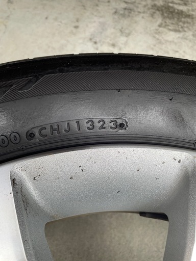 三菱純正　デリカD5     CV1Wシャモニー　18インチ　タイヤ　アルミホイール　４本