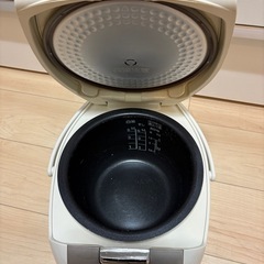 炊飯器の画像