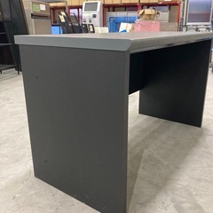 【来店歓迎】美品 オフィスデスク 机 120cm幅 パソコンデスク グレー モダン フリーデスク 勉強机　検)事務机 オフィス チェア　会議 椅子　ロッカー　ミーティングテーブル　応接ソファ 店舗 事務所 什器　書庫 本棚 ラック デスク スチール 美品多数 格安 【中古オフィス家具】の画像