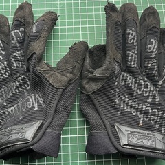 ⭐︎サバゲー用品まとめ売り　グローブ•フェイスガード他の画像