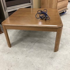 【来店歓迎】美品 定番 こたつテーブル 正方形 80cm幅 高さ調節 センターテーブル 座卓 リビングテーブル  検)一人暮らし 家具 収納 ダイニング リビング キッチン 冷蔵庫 洗濯機 テーブル ラック レンジ キャビネット ソファの画像