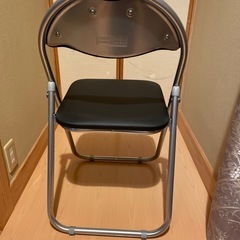 パイプ椅子の画像