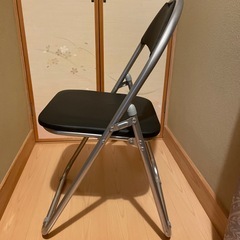 パイプ椅子の画像